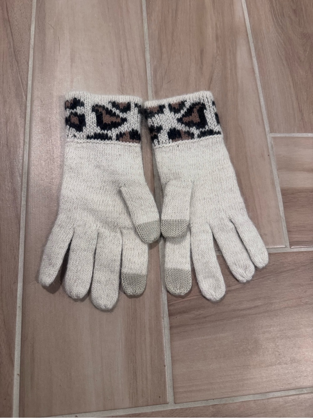 Coach Cream Knit Gloves with Leopard Accent